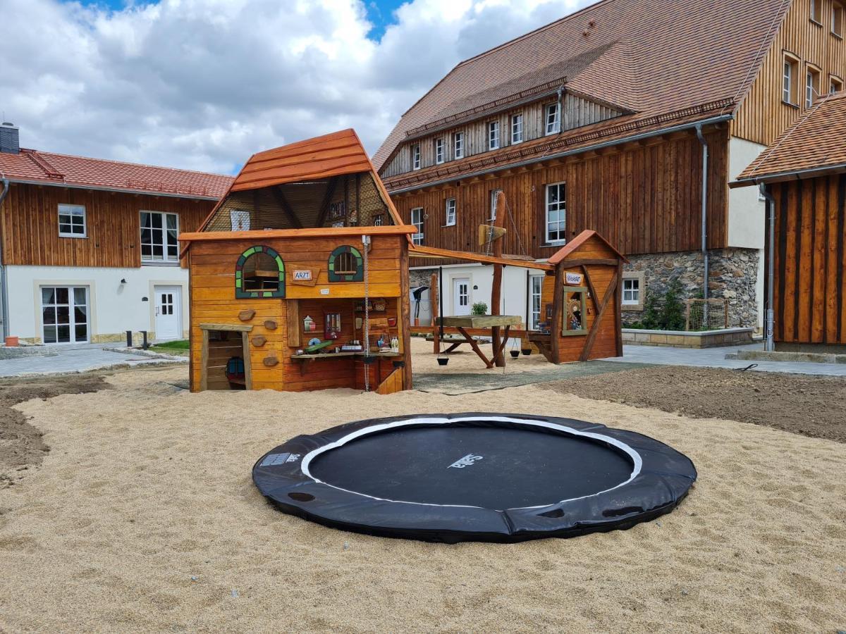 Familien- Und Apartmenthotel Lerchenberghof Walddorf  Exteriör bild