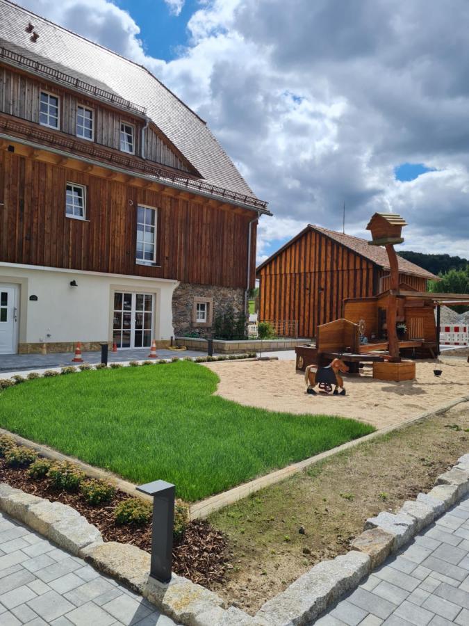 Familien- Und Apartmenthotel Lerchenberghof Walddorf  Exteriör bild